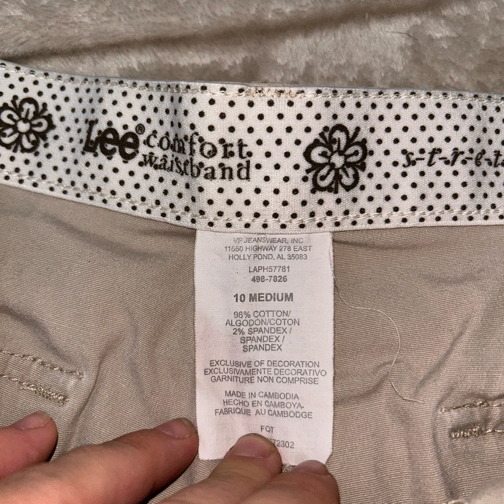 Lee Comfort Waistband Beige Shorts - Picture 2 of 2